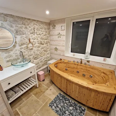Holiday home Les 3 Sapins De Guillemet *